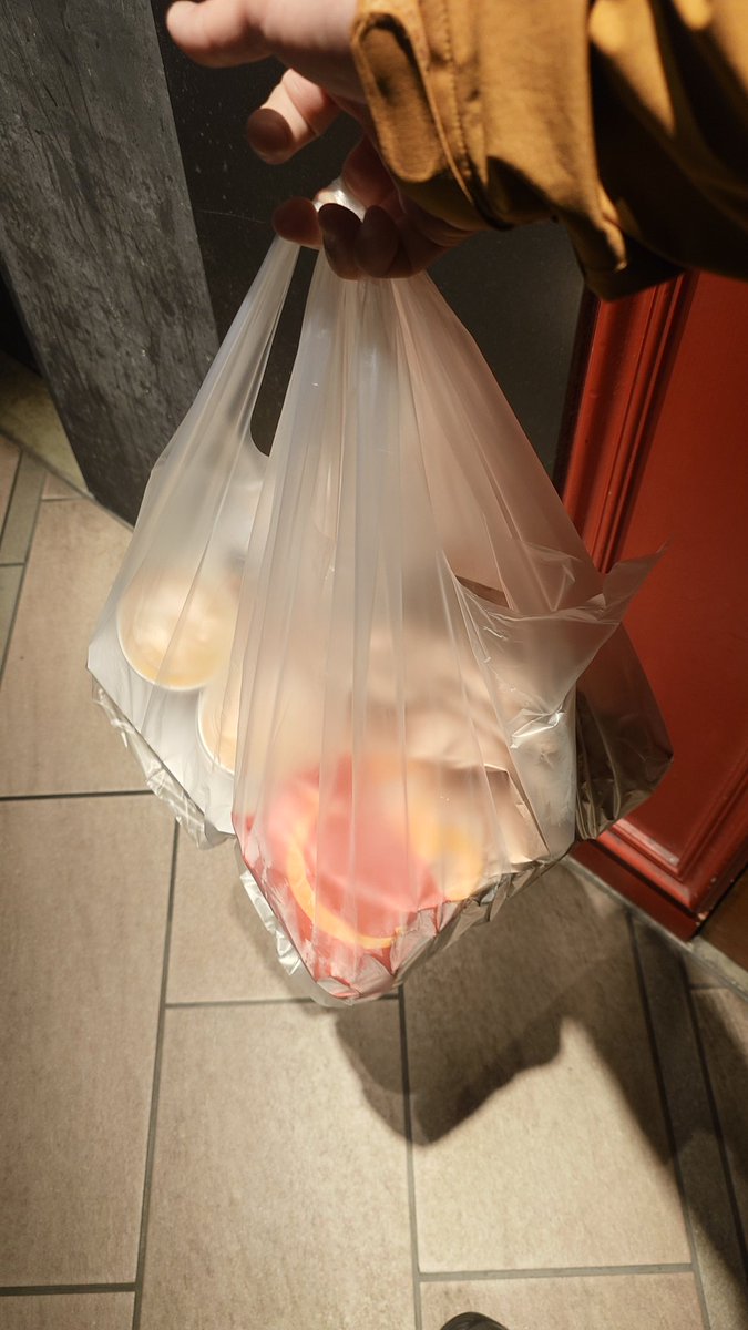 ハッピーセット四つまとめて買ったのに、うさぎ、モモンガ、シーサーx2