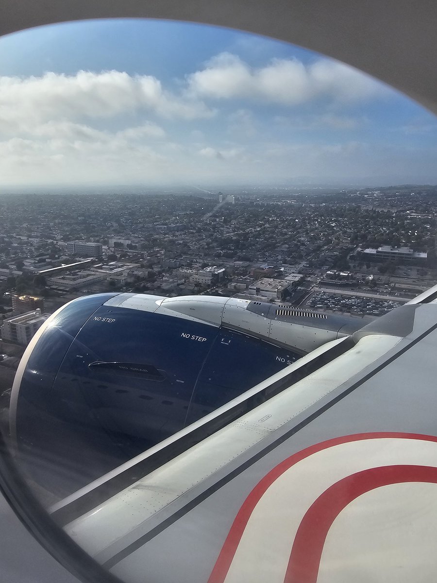 MIFrenchieMom's tweet photo. Oh, hey, LA. Happy Primary Day. Don't embarrass yourselves at the polls today. https://t.co/t449EboWq5