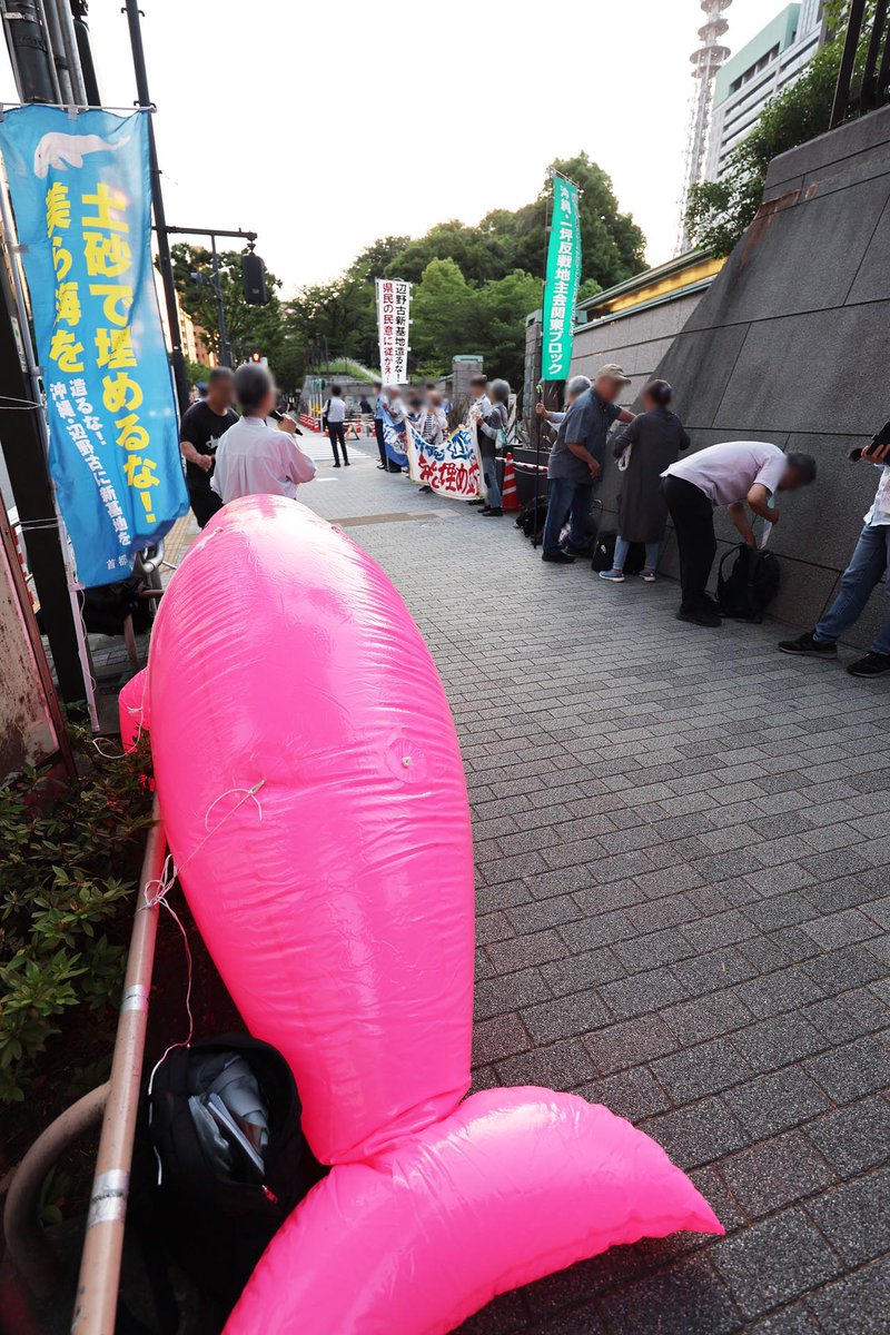 sh56300's tweet photo. 『憲法改正』なんて求めていない！と思う方はRTをお願いします。

平和憲法を改正することは日本を戦争のリスクに陥れるだけで、若者は餌食になりたくない。共に改憲に反対しましょう https://t.co/6jPpsfqR4N
