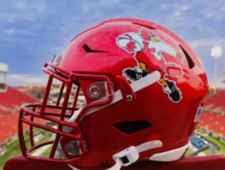 CritStivers's tweet photo. Looking forward to University of Louisville football camp tomorrow evening. @TrinityHSFB @Aspirationsgym @DaleWilliamsUL @Coach_MFox @jdemling @vincemarrow @68Breno @ChaseHeuke @PrepRedzoneKY https://t.co/2yS9lVdrZC