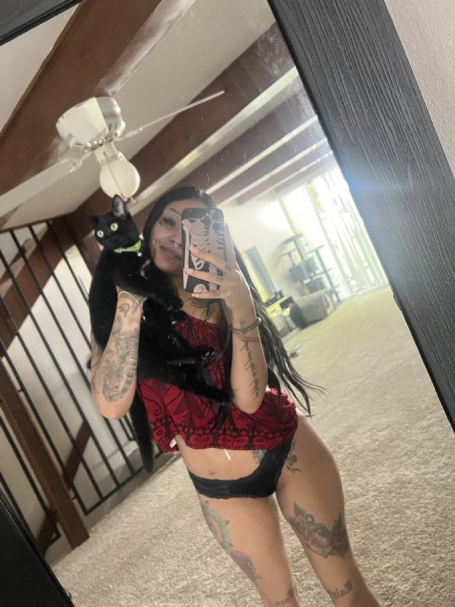 diananutty's tweet photo. Too hot to be this unbothered 🫶❤️‍🔥💦💦💦🔥

#austin #austinfreaks #atx https://t.co/ktJos3ENPK