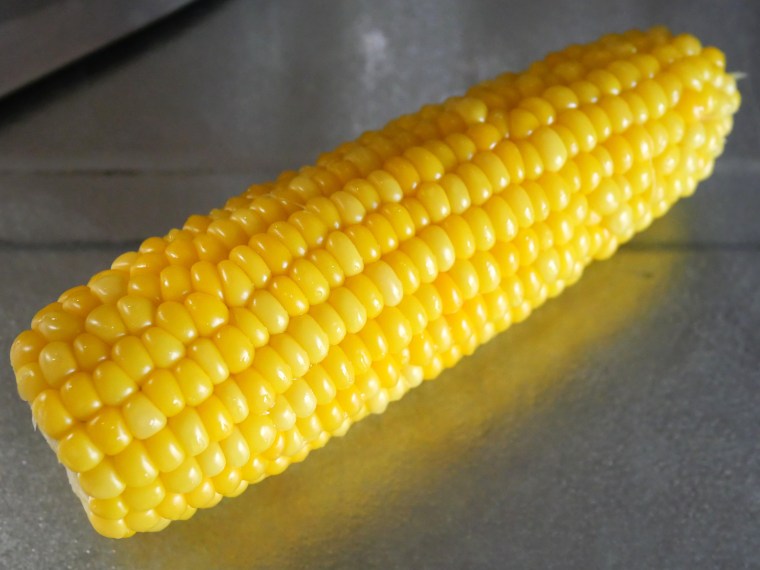 uchi_tora's tweet photo. とうもろこしを頂いたので、
圧力鍋で蒸してみました🌽

甘くて、とってもおいしかったです😊

蒸し方、記録してます▼
https://t.co/ZDP5qAfLur https://t.co/TCTr4gtoV7