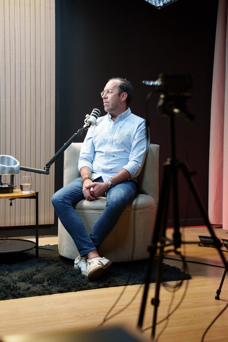 BitgetES's tweet photo. 🇦🇷 Desde Buenos Aires, nuestro CMO @ignaciobitget  conversa con Bitcoin Argentina sobre la evolución del mercado y por qué Bitget lidera el concepto de Exchange Universal.

Con Bitget UEX, tienes el control de acciones, divisas, ETFs, oro y cripto en una sola app. El todo en uno de las finanzas globales. 📈🌍