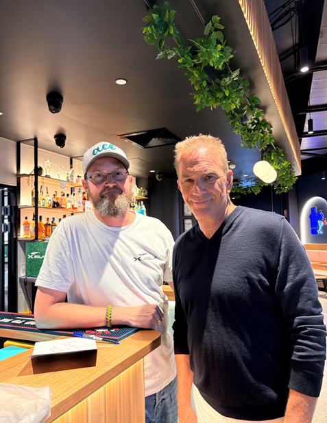GolfAust's tweet photo. Kevin Costner's love of golf is still going strong ⛳️

While filming in Brisbane, the Hollywood actor and Tin Cup star became a regular visitor at X-Golf South Bank, stopping in for a hit between takes.

Where does Tin Cup rank among your favourite golf movies? 👇 https://t.co/ClZD9NDxQ9