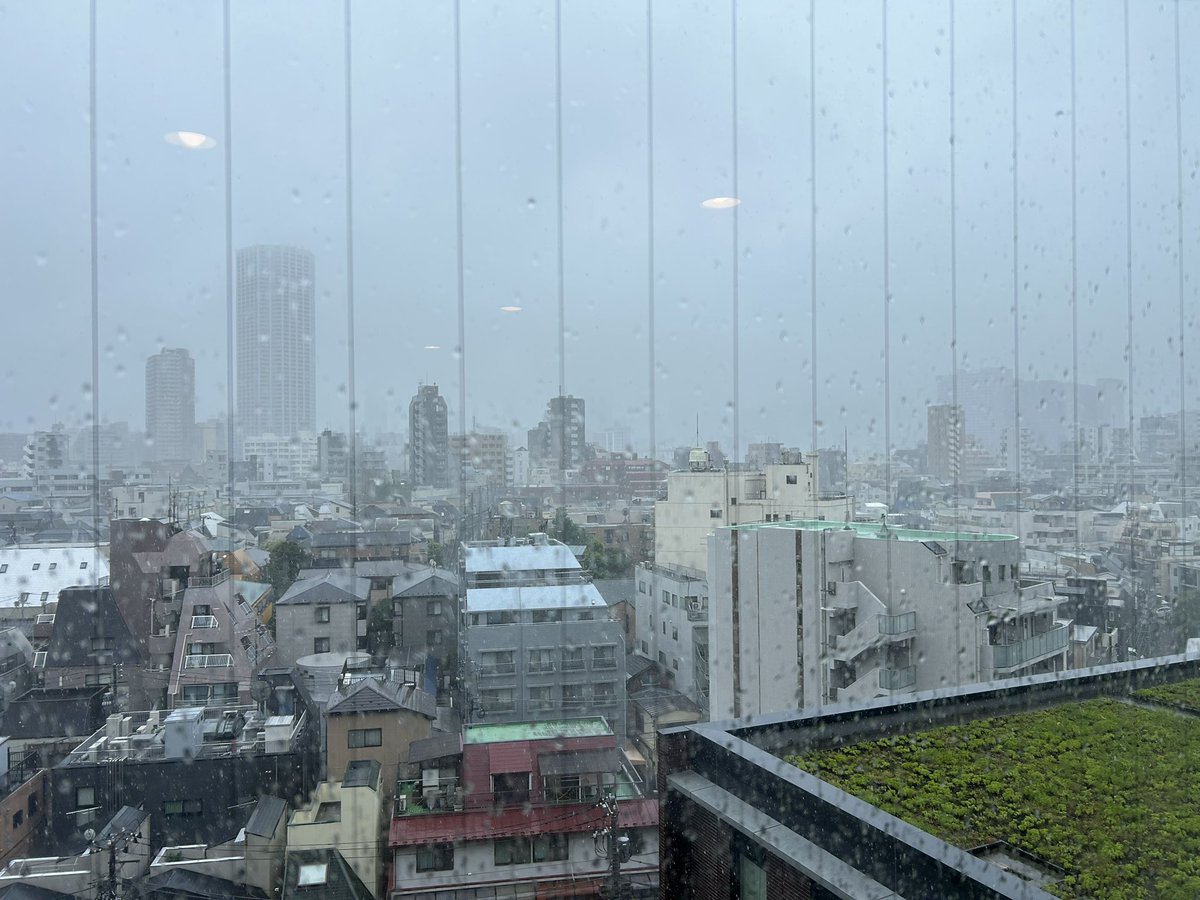dislupter's tweet photo. 入院45日目。1ヶ月半になりました_(┐「ε:)_
雨ですね〜台風ですね〜(=ﾟωﾟ)ﾉ https://t.co/QcuR3W1kIu