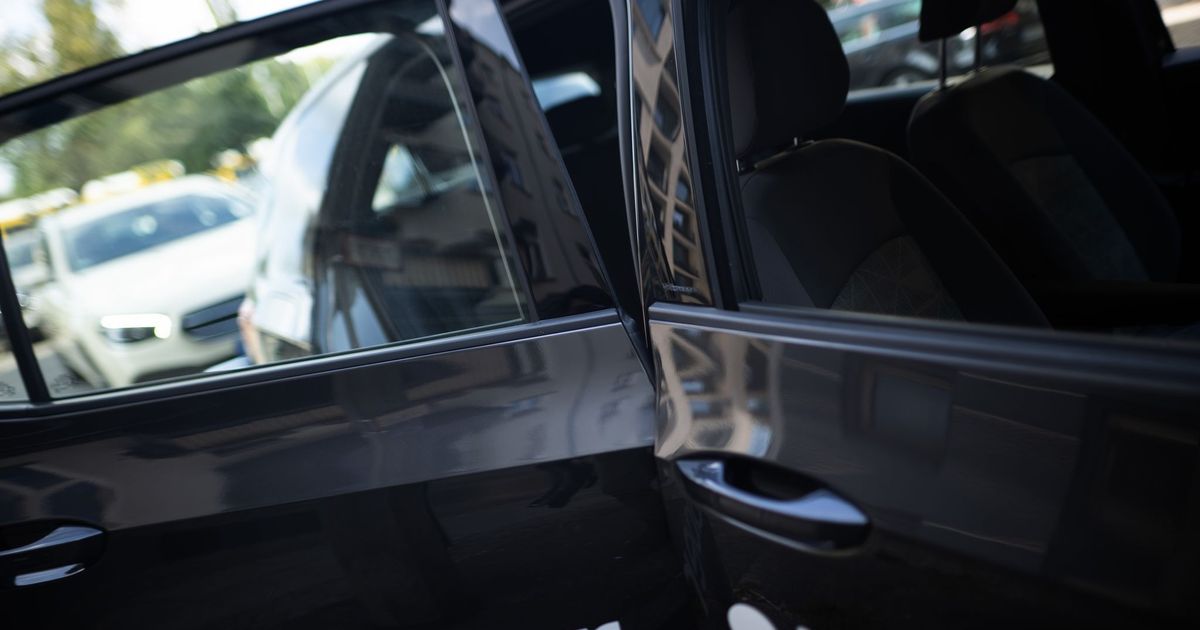 KoelnischeR's tweet photo. Der Bundesgerichtshof entscheidet über eine Klage aus Köln gegen einen Uber-Partner. Im Kern geht es um die Rückkehrpflicht für Mietwagen. Das Urteil könnte den gesamten Fahrdienstmarkt massiv verändern. https://t.co/R7uI1B6dBV https://t.co/ncEF10R7p6