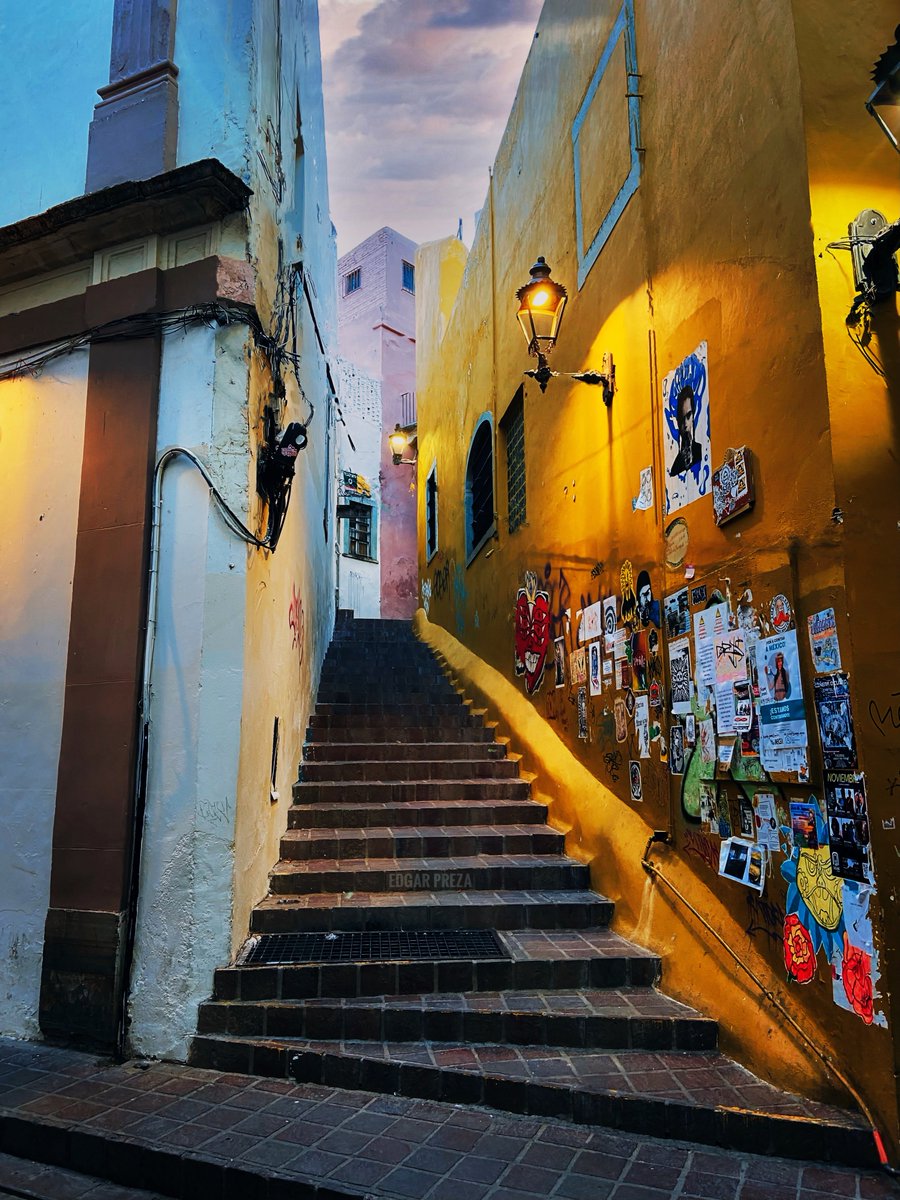 EdgarPrezaGto's tweet photo. Callejón del Calvario en mi #Guanajuato https://t.co/PaUd8P00vM