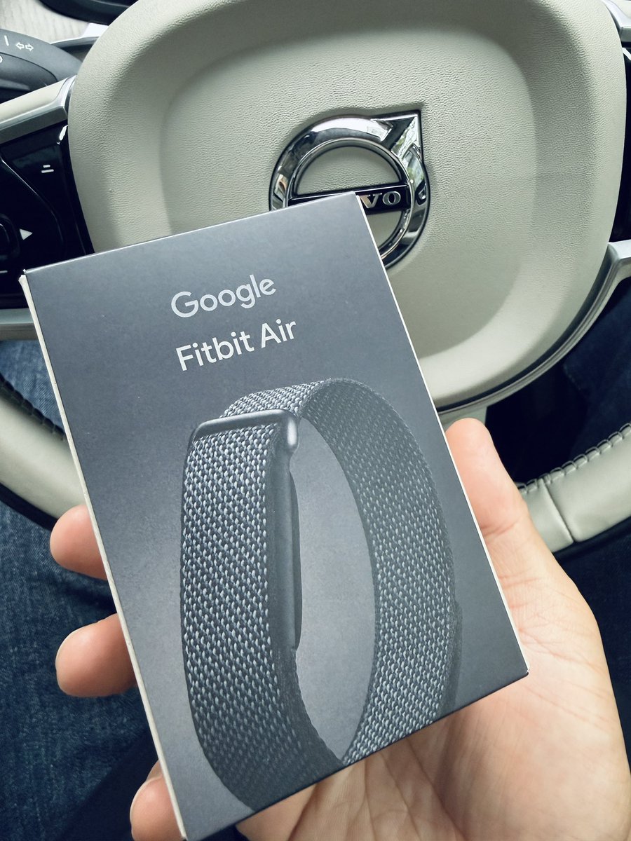 katajun55's tweet photo. Apple Watchとのダブルリスティング脱したくて痺れを切らして買ったのに…ほんとにでるの…？むごい… https://t.co/hbYsljeWeg