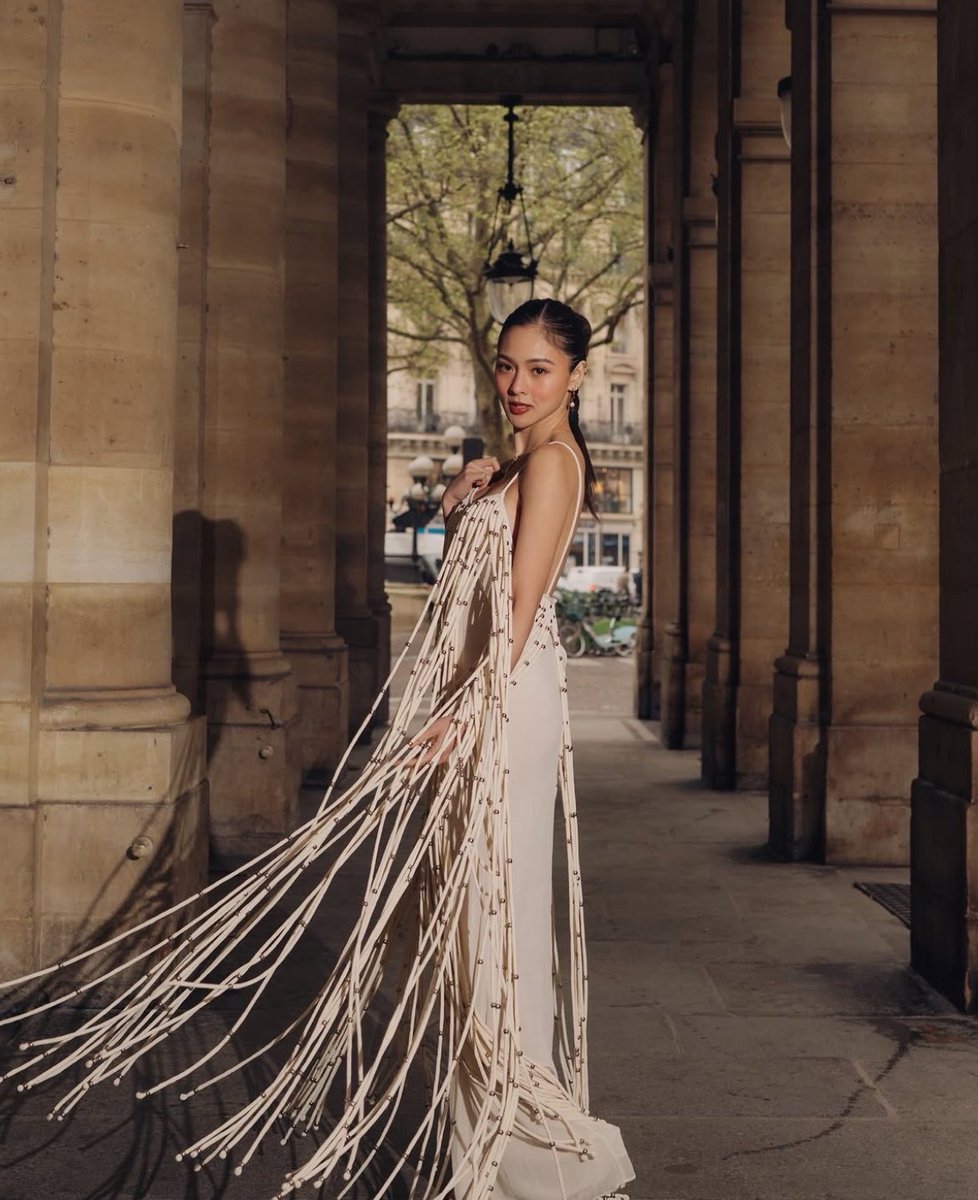 kimpaucrumbs's tweet photo. happy 2 decades in showbiz, kimmy! 20 years in the biz and you're still one of the brightest stars. 💫 love you forevs, kimmysue @prinsesachinita 

#20YearsOfKimChiu https://t.co/TLV4JUY8D5