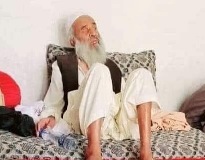 HafizUmari313's tweet photo. #کاکا_عبدالخالق
چې ډېری وخت یې انځورونه پر خواله رسنیو د #لوی_ملا_صاحب په نامه نشرېږي، نوموړی د کندهار ولايت ژړۍ ولسوالۍ د پاشمول د کلي اوسېدونکی و او ډېره موده مریض و، بیا وفات سو.
نوموړي له اشغالګر.و سره سختې غزاوې وکړې.

 د حاجي زړګي شه،ید یو ملګری د هغه 
1\10 https://t.co/0LaVSGIdWI