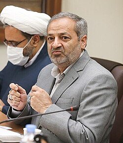 SEmadAlavi's tweet photo. از ابتدای انقلاب بجز چند استثنا و آنهم نسبی رسم و نذر دارند که عضو ضعیف و وامانده جامانده ستاد انتخاباتی را بر امر مهم آموزش و پرورش بگمارند. تازه این لُعبت از دولت قبل به ارث مانده!
دریغ و درد که با تصدی مسئولیت بنیادی‌ترین وزارتخانه کشور فرمان کار و سرنوشت میلیونها دانش‌آموز و خانواده‌هایشان همواره در دستانی بی‌کفایت افتاده ! آنهم در چنین شرایط خطیری که کشور در آن به سر می‌برد!  خدا را شکر مجلس هم که نداریم!
#آموزش_و_پرورش
#علیرضا_کاظمی 
#استیضاح
@drpezeshkian @mb_ghalibaf @elyashazrati @ali_ahmadnia @ali_reza_kazemi