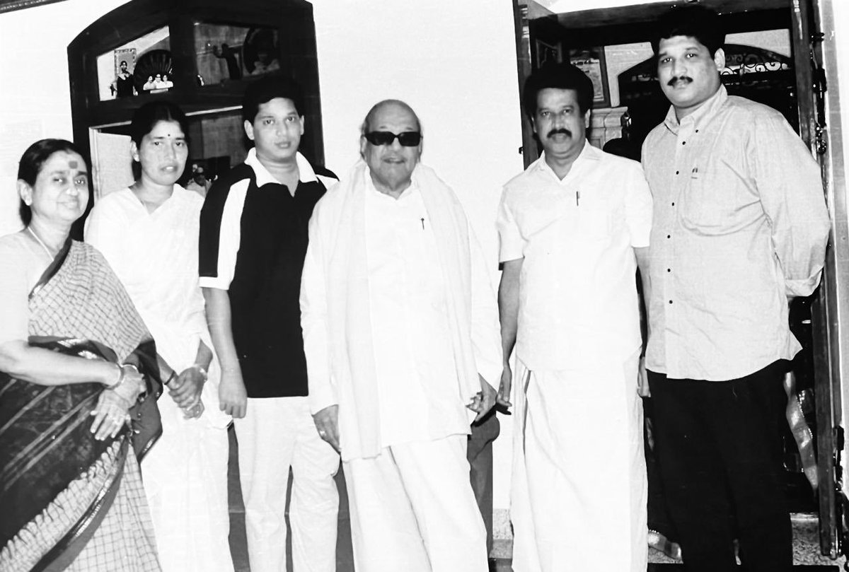 gauthamponmudy's tweet photo. சுயமரியாதை சுரியனே 
உங்கள் புகழ் ஓங்குக https://t.co/2KYtabztJV