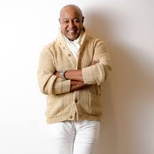 TheChat_Podcast's tweet photo. Rest in Peace to the legendary Peabo Bryson. Throughout the one life he lived, he gave us countless soap opera memories, film classics, timeless love songs, and a voice that could move generations. Thank you for the music, the romance, and the memories. https://t.co/QX2FuPB3mQ