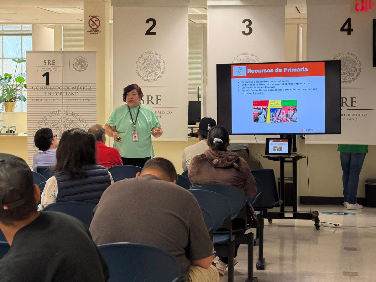 ConsulMexPot's tweet photo. 📚Hoy, la #VOE compartió información sobre los procesos de equivalencia y revalidación de estudios, orientando a nuestra comunidad 🇲🇽 sobre las opciones disponibles para dar continuidad a su formación académica en Estados Unidos. 👩🏻‍🏫

#EducaciónParaTodasYTodos https://t.co/BPjyrFOM0S