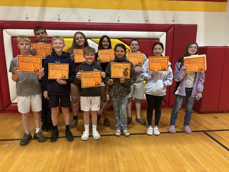 edison_middle's tweet photo. 6th grade end of year awards.  Great job, guys! 🦅💯🟡🔴 https://t.co/ewwvrCWqmu