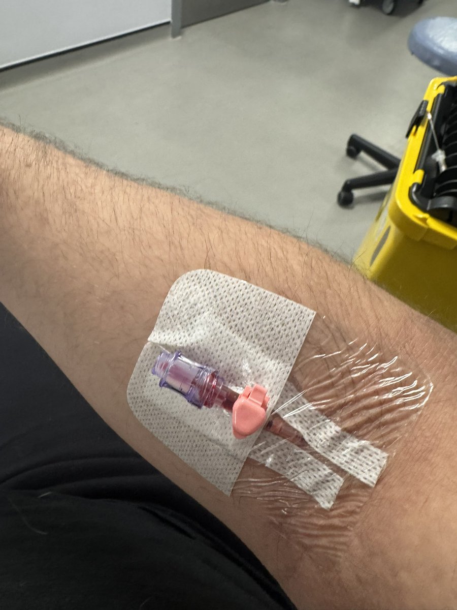 Kael_Tiger's tweet photo. I don’t like talking trash about the NHS, I know they work hard, but last night was a study case of why this system is broken. Around 2am my allergies flared up and it gotten so bad I rushed to the hospital. I was triaged and within an hour a doctor decided I need to be admitted. https://t.co/gGU70bBSnD