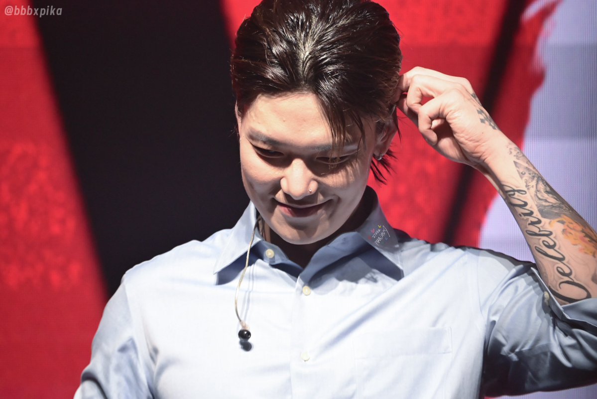 bbbxpika's tweet photo. 260531 ZELO [COMIGO:NEXT CHAPTER] IN TAIPEI 

You make me smile✨ 

🚫please don’t remove my logo

#젤로 #ZELO #최준홍 
#choijunhong #崔準烘 
#BAP #비에이피 https://t.co/cC6kdwe8NM