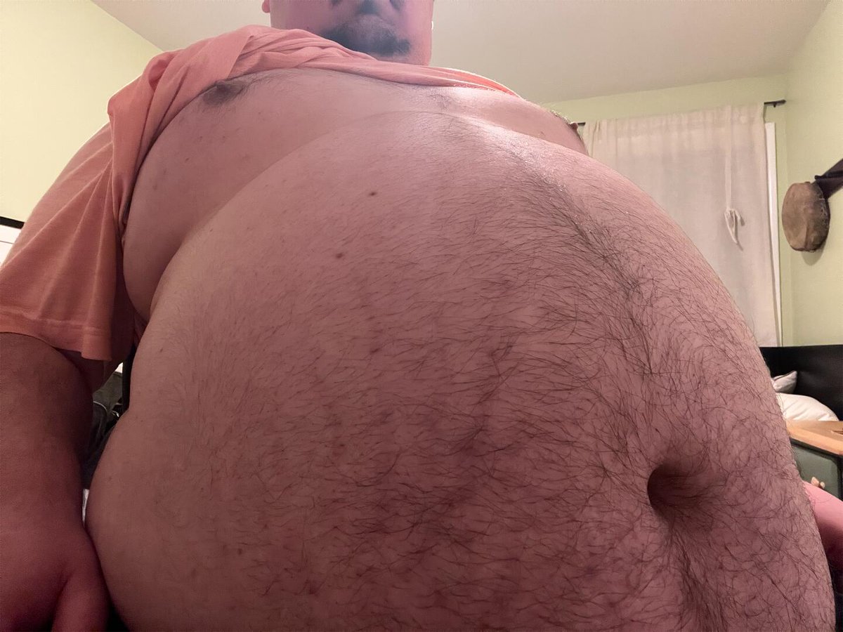 TheVoraciousBear tweet media