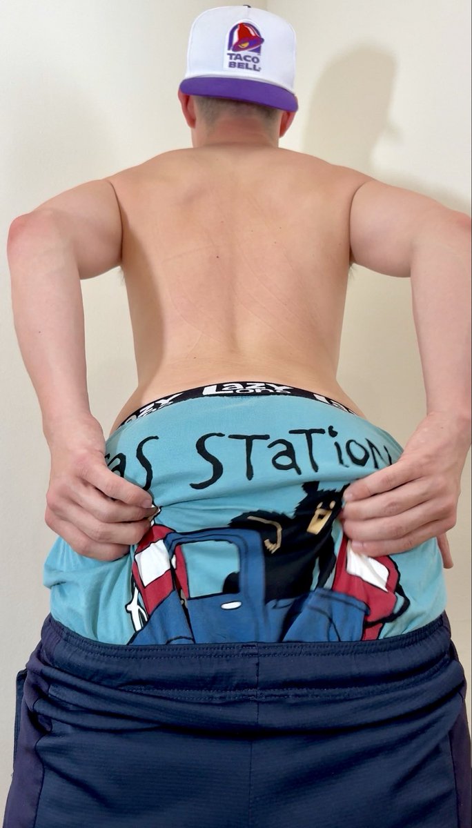 BIGBroFarts's tweet photo. who wants to sniff my gas station? 😎💨 #malefarts #fartdom #alphafarts https://t.co/No9Q1qEngS