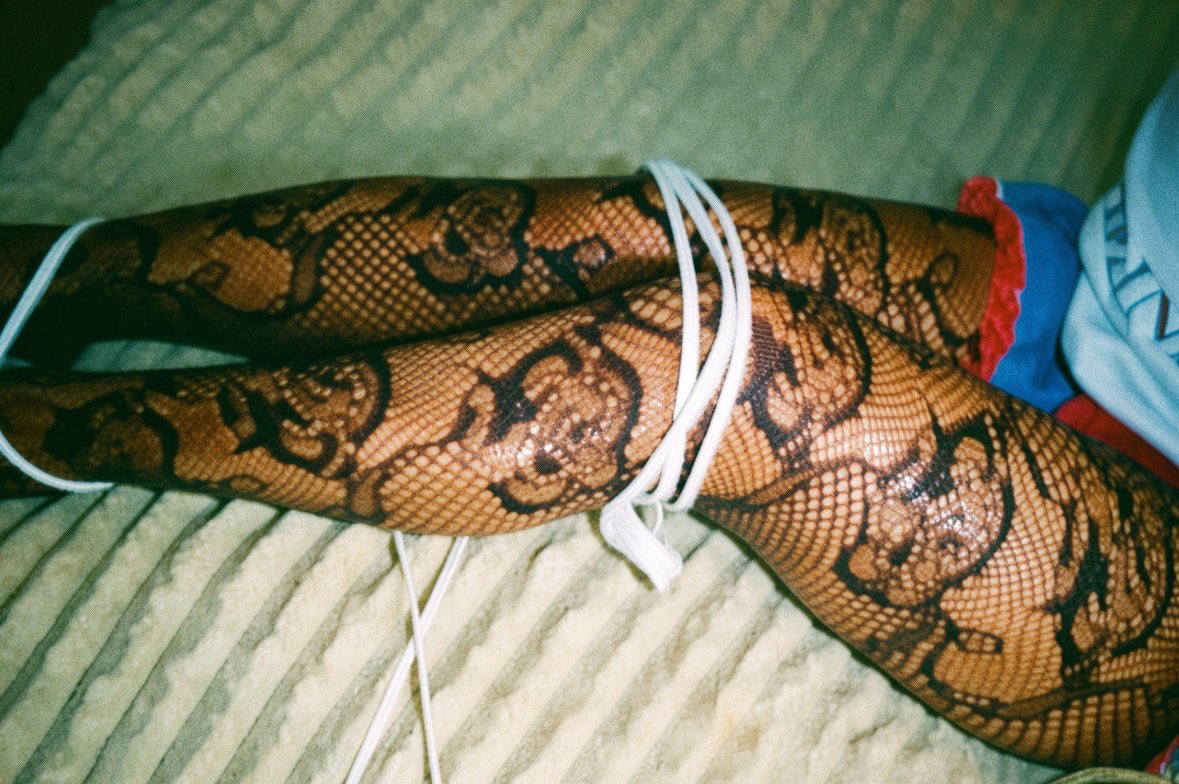 candylowl's tweet photo. Quiero tenerte para mí, hacerte mío y pertenecer a ti. Abrir cada parte de ti y de mi ser, tenerlo todo y no tener nada. Que entres en mi piel con profundidad. 
#femboy #cdmx #CDMX #dark
#gaycdmx #Trans #new #sex #bdms https://t.co/gcLdFWdVjd