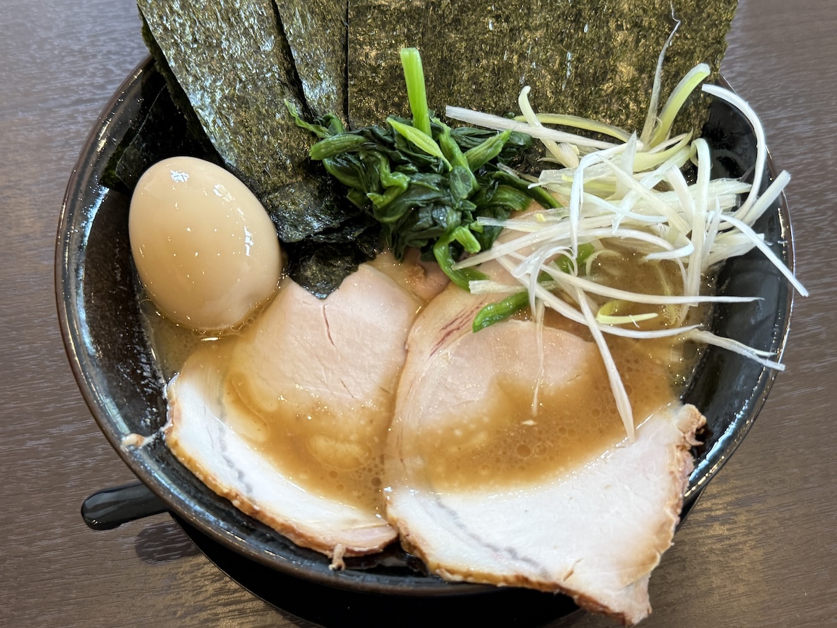 ramentry's tweet photo. 新店ハンターいけ麺氏の連載😎
「新店部門受賞有力候補」

今回は埼玉ーー‼️

新潟県上越市の名店『食堂ミサ 』が八潮に！
あの味噌ラーメンが食べられる😍

『舎鈴』『次念序』店長の独立店
オールド家系型から濃厚家系型へと変貌する一杯？

ほか、実力派店主の新店も！

https://t.co/2lUpOE9Gwt https://t.co/GWxc9aF1ty