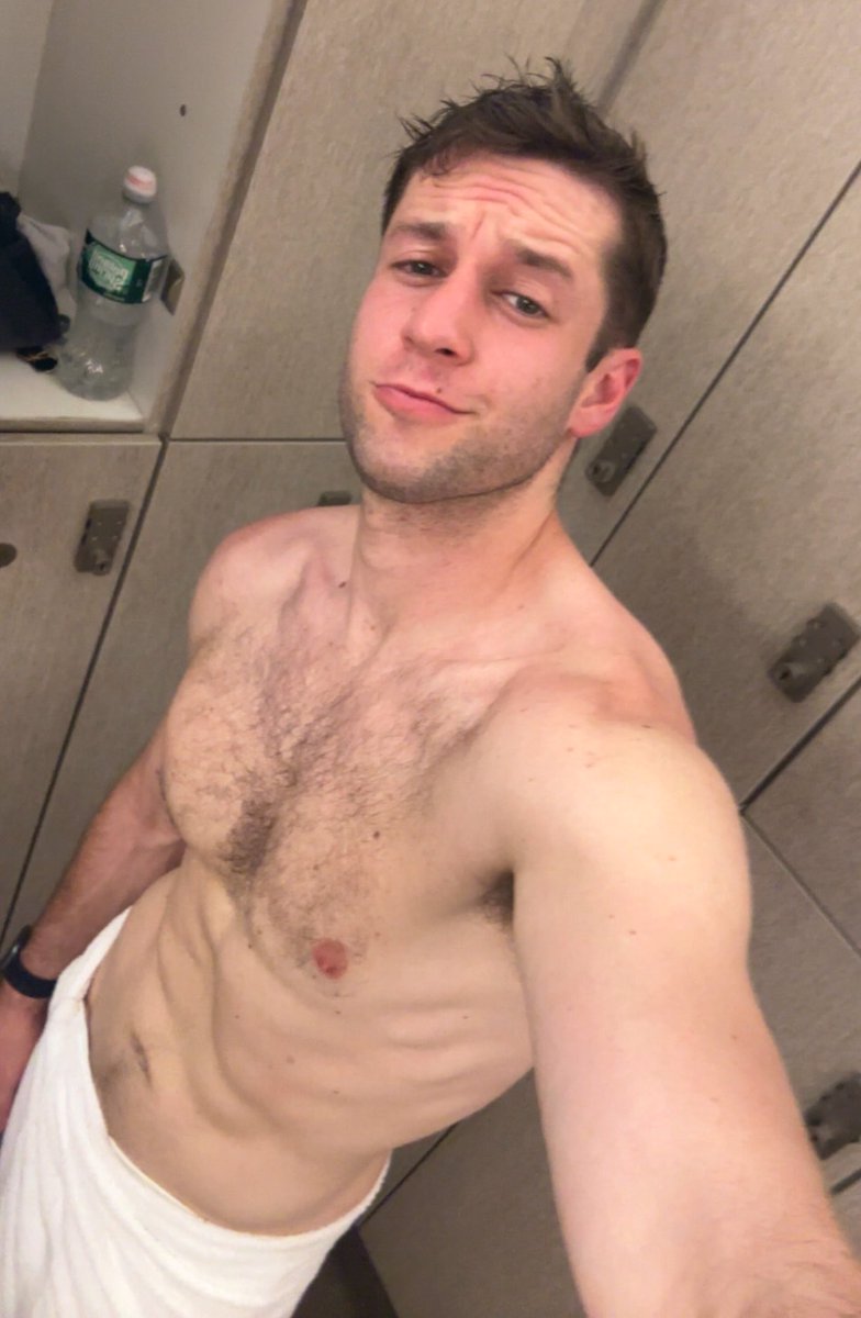 Shane_Monster's tweet photo. It’s towel Tuesday, boys https://t.co/RDyT7ZRX3g