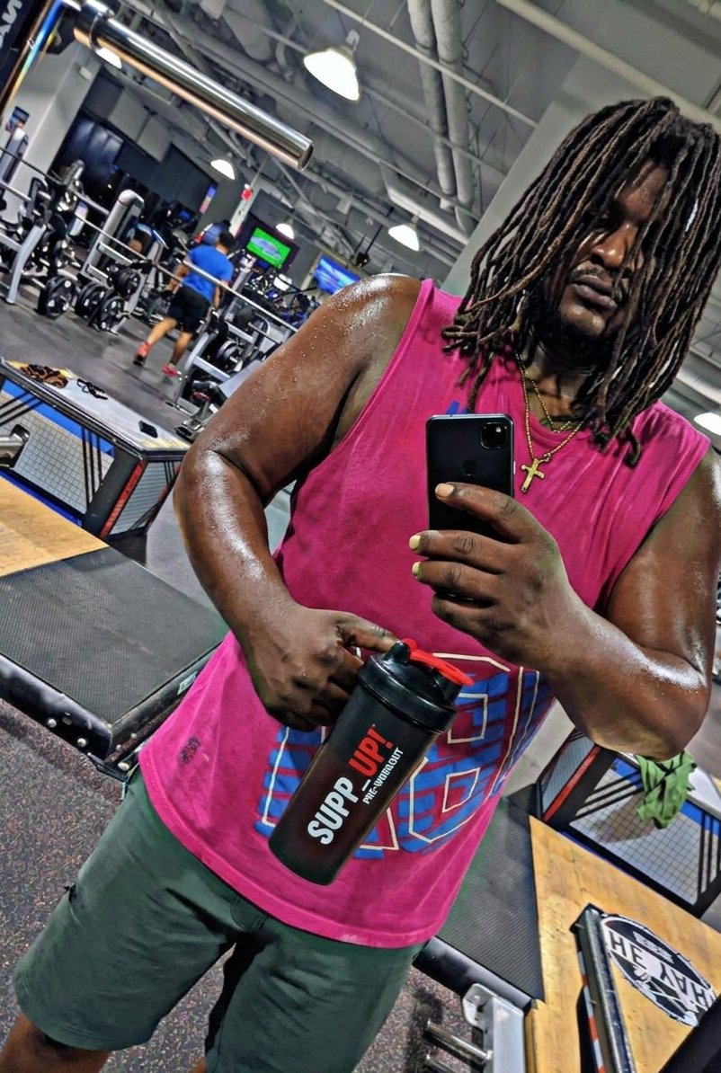 AdventureGymDad's tweet photo. Skip the coffee. Just give me protein and weights for breakfast.​#IronTherapy ​#HeavyWeight #StrengthTraining ​#GymMotivation ​#BodyBuilding https://t.co/NNeHTw8R6X