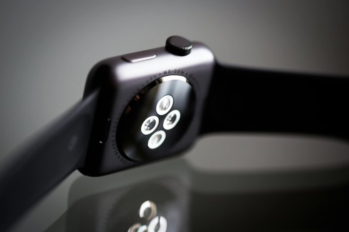 SeriousTraders's tweet photo. TrillionDollarBreaks – AI-Powered Wearables Transform Patient Monitoring and Clinical Decision-Making $AAPL https://t.co/EplyxsY1Kc #stocks #AIwearables #clinicaldecisions #techinnovation https://t.co/knuBFXorgF
