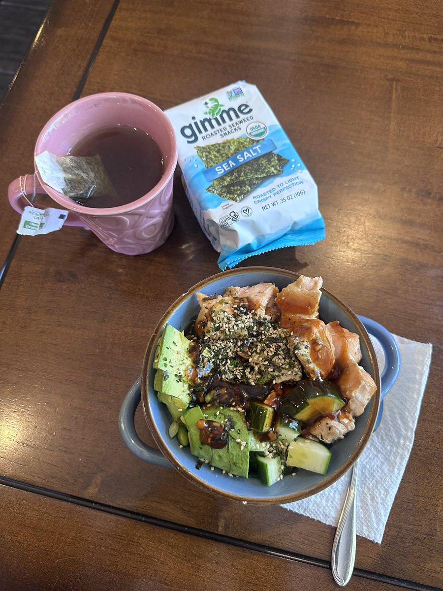 iluvmatcha11's tweet photo. Salmon rice bowl https://t.co/9fxMyEVc0t