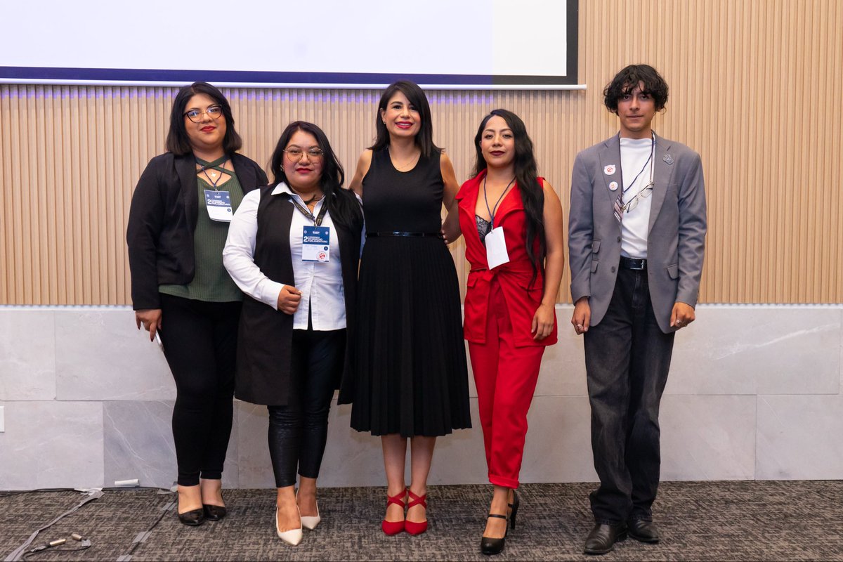 AleEscandon_'s tweet photo. Agradezco la invitación 🙋🏻‍♀️ al 2do Congreso de Derecho Parlamentario de la Red Mundial de Jóvenes Políticos Puebla ✨ organizado en el @CongresoPue 🙌🏼 y felicito a las juventudes de #puebla por seguir informándose e involucrarse. 💙 https://t.co/8jBOtOAo9H