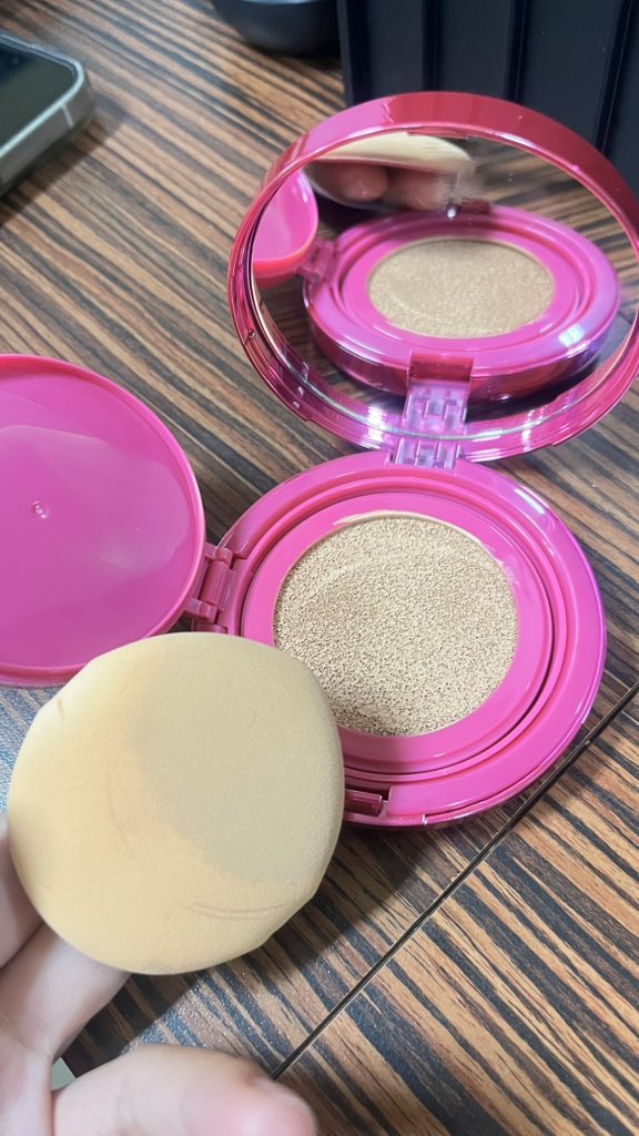 yourezya's tweet photo. wts wtb cushion skintific shade petal, baru 2 kali pake. gacocok shadenya
100k
bisa oyen
dom jakarta barat
#zonauang #preloved https://t.co/LrTU5GqmRu