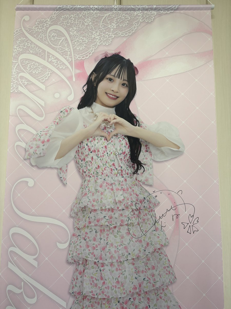 okome_L_L's tweet photo. お渡し会レポ

おこめろ
「こんにちは！」

ひーちゃん
「……」

はがし
「……」

　　終
制作・著作
━━━━━
　ⓃⒽⓀ https://t.co/eVjspBx07P