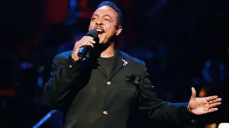hitsradiousa's tweet photo. Peabo Bryson, voice behind 'A Whole New World' and 'Beauty and the Beast,' dead at 75 🙏 https://t.co/OVhG3o8z3G