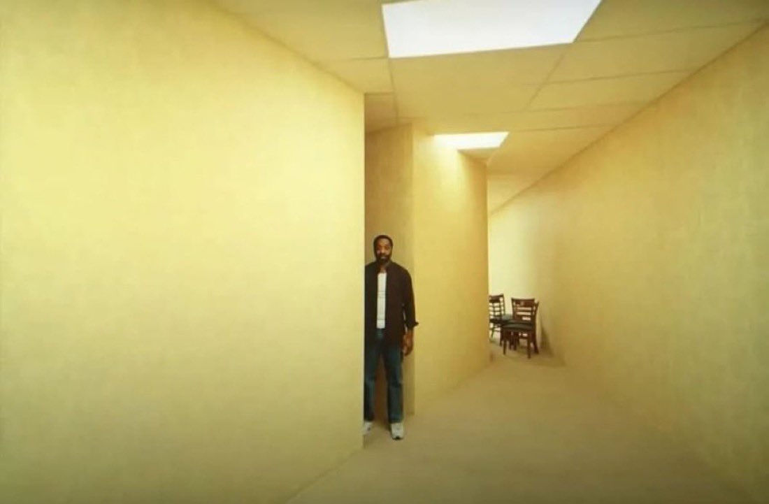 KreekCraft's tweet photo. *Roblox goes down*

Me: https://t.co/lPVt1G8t5N