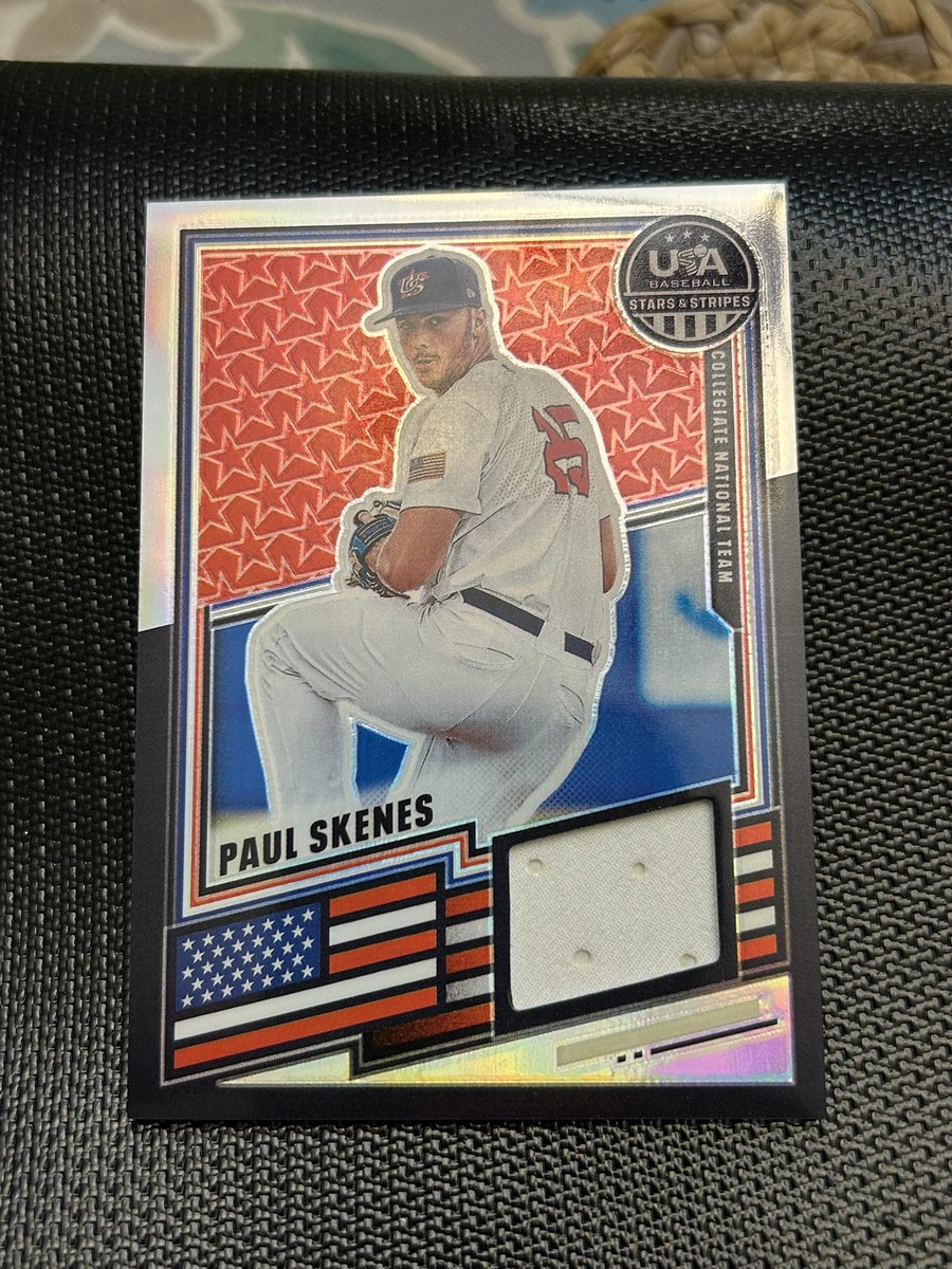 LeeAdams_'s tweet photo. My 8-year old has been saving up to buy his own blaster box so tonight he grabbed a @PaniniAmerica USA box and it’s safe to say he is happy with his purchase. @CardPurchaser https://t.co/Jj71woUdun