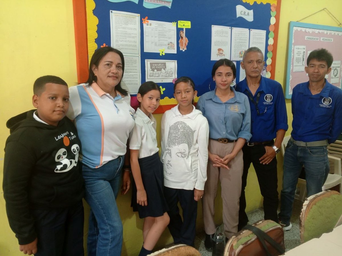 CEApure's tweet photo. La Dirección de Atención al Ciudadano y Control Social visito la E.E.P Ana Leonor Mayol, donde se llevó a cabo mesa de trabajo con los Contralores Escolares para la planificación de la rendición de cuentas de su unidad educativa del periodo 2025-2026. https://t.co/Frj0mfuLoR
