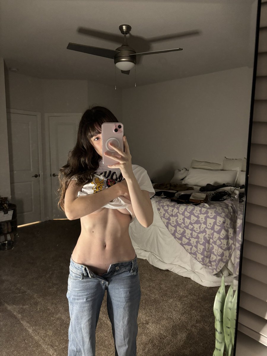 sexyfemale47's tweet photo. tummy tuesday https://t.co/fsWS9qkKSf