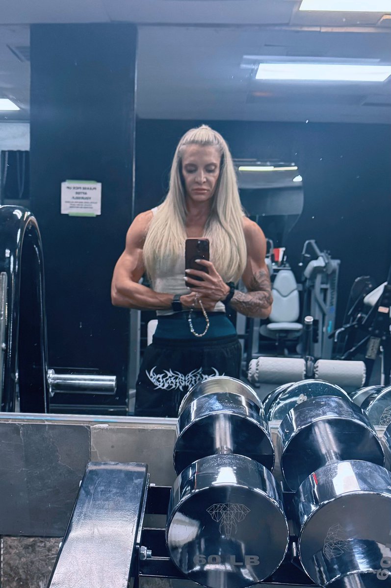 _Goddess_mia's tweet photo. Who’s here for the 💪🏻?????

Post shoulder pump https://t.co/k36cTbYNiZ