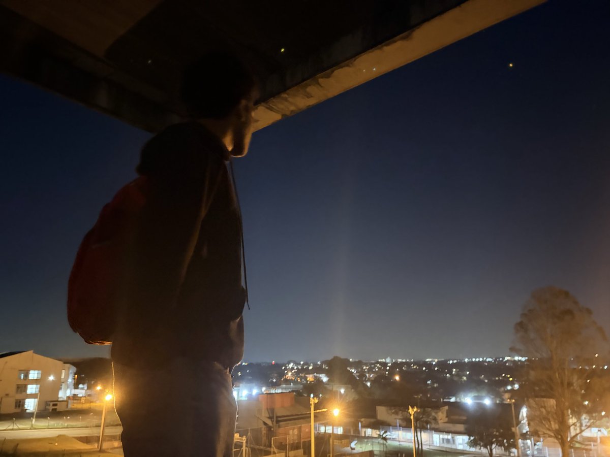 euPixeling's tweet photo. Quem disse que não pode explorar prédio abandonado na unicamp https://t.co/RRMhn6kiQm