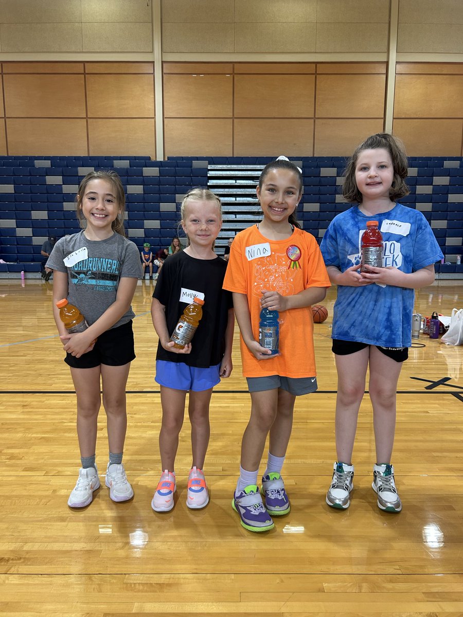 BHSHoundBball's tweet photo. Hustle Award Winners for Days 1 &amp; 2 of Camp!! Love how hard they work, what great teammates they are and of course how hard they hustle!!! @LeechStan @Boernehs @BoerneISD @WACAthletics08 https://t.co/ShTyZi1f2z
