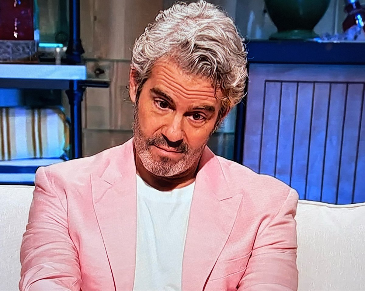 MessyMindofMe's tweet photo. if someone asked me to sum up the #SummerHouse reunion: https://t.co/FFlfUATKgr