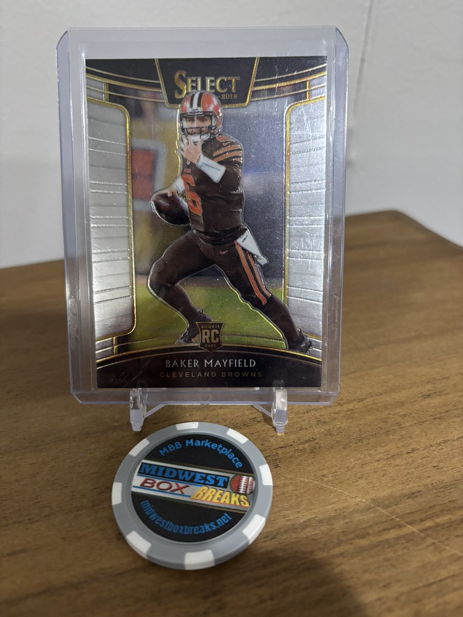 eshecker's tweet photo. Amon-Ra St. Brown - 2024 Clearly Donruss /49 - $8 Shipped OBO

Anthony Gould - 2024 Leaf Vivid Auto /3 - $5 Shipped OBO

Baker Mayfield - 2018 Select Concourse - $10 Shipped OBO

Baker Mayfield - 2018 Select Rookie Selections- $8 Shipped OBO https://t.co/vum2EelkBG