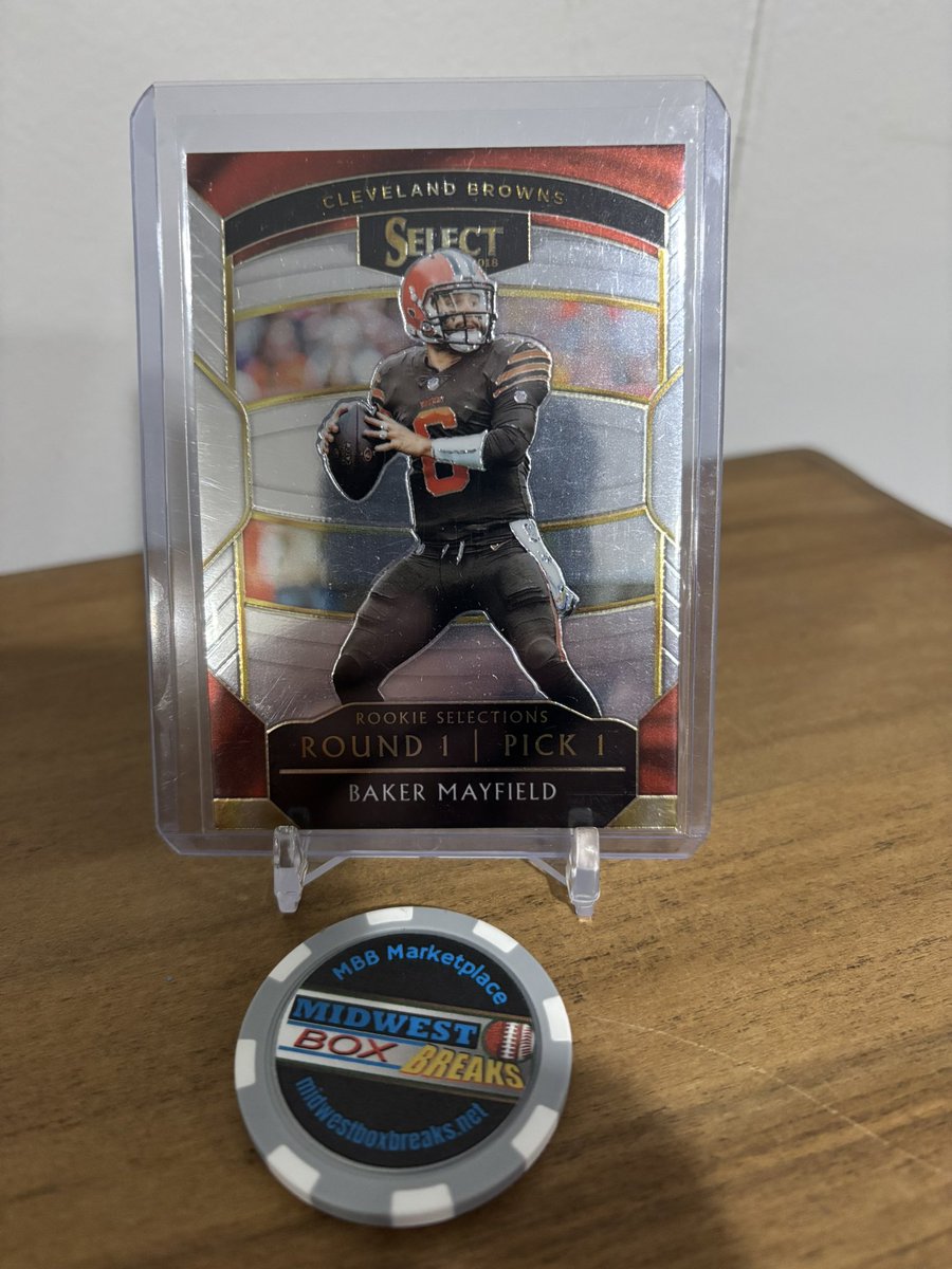 eshecker's tweet photo. Amon-Ra St. Brown - 2024 Clearly Donruss /49 - $8 Shipped OBO

Anthony Gould - 2024 Leaf Vivid Auto /3 - $5 Shipped OBO

Baker Mayfield - 2018 Select Concourse - $10 Shipped OBO

Baker Mayfield - 2018 Select Rookie Selections- $8 Shipped OBO https://t.co/vum2EelkBG