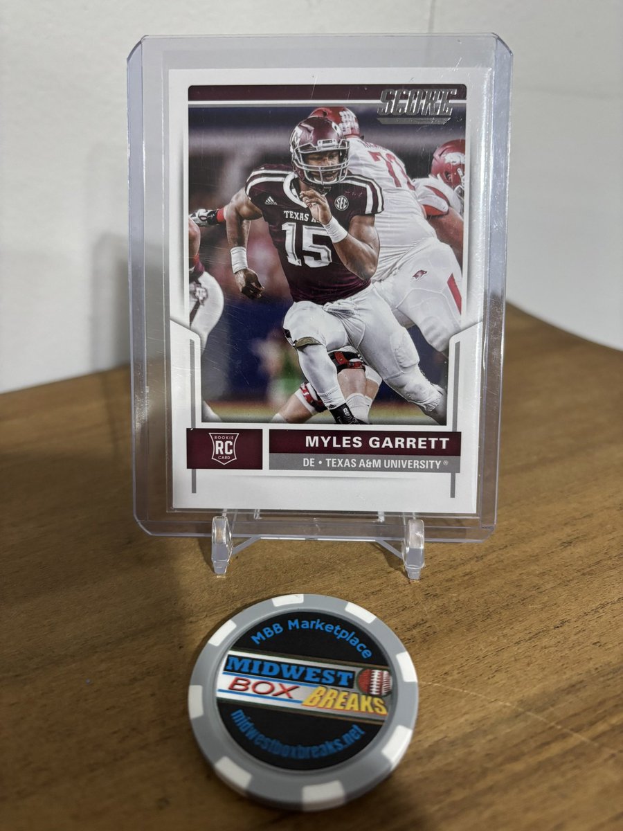 eshecker's tweet photo. Myles Garrett - 2017 Panini Rookies - $6 Shipped OBO

Myles Garrett - 2017 Score Texas A&amp;M - $5 Shipped OBO

Myles Garrett - 2017 Select Premier Level - $20 Shipped OBO

Myles Garrett - 2017 Unparalled /499 - $45 Shipped OBO https://t.co/Lx1Yuby8h1