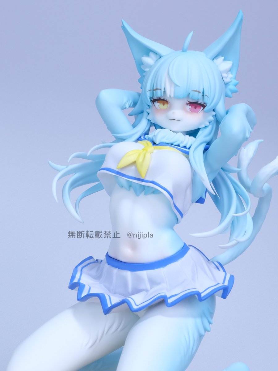 nijipla's tweet photo. ひなもり 芳雛（@yoshihina）さんのおまねこくんが完成しました🩵
全体的に淡い感じにして、セーラー水着の色もアレンジしてみました🐾

📷撮影（@misakitimaru1）

#おまねこ #ガレージキット https://t.co/WtRfD1gLYR