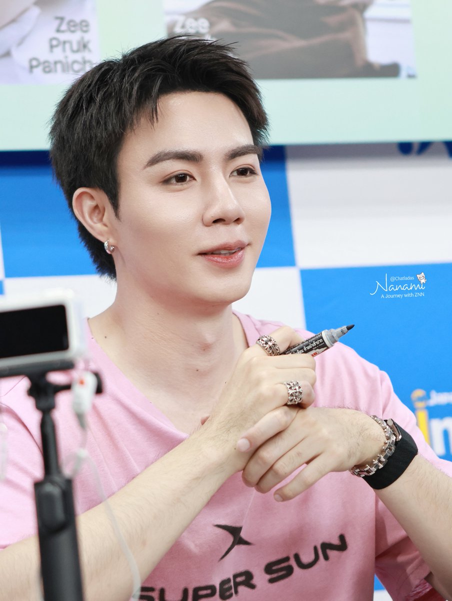 Chatladas's tweet photo. #COSMOKOREAxZeeinTH

ー สุดหล่ออินพิ้งคึ 💖💖

ꔛ @zee_pruk  ꔛ
#ZeePruk https://t.co/ZMMNa6wGcV