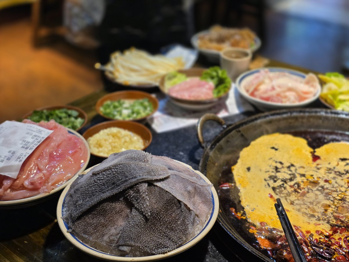 panfeng0926's tweet photo. Chongqing hot pot, can you bear this pepper? https://t.co/atIRCGpQXC