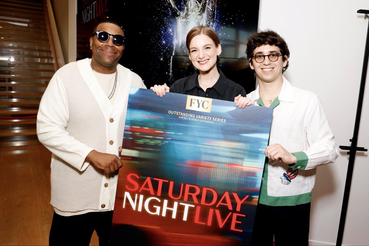 kenanthompson's tweet photo. #SNL takes FYC!!!! https://t.co/zZn54IBXnN