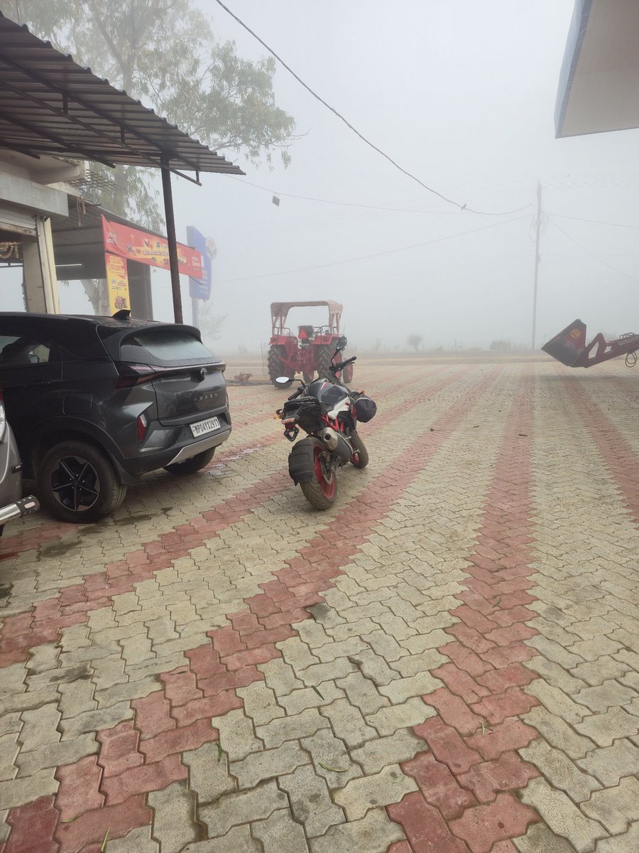 Devu_98's tweet photo. Is this JUNE? https://t.co/zYpPVExqUk