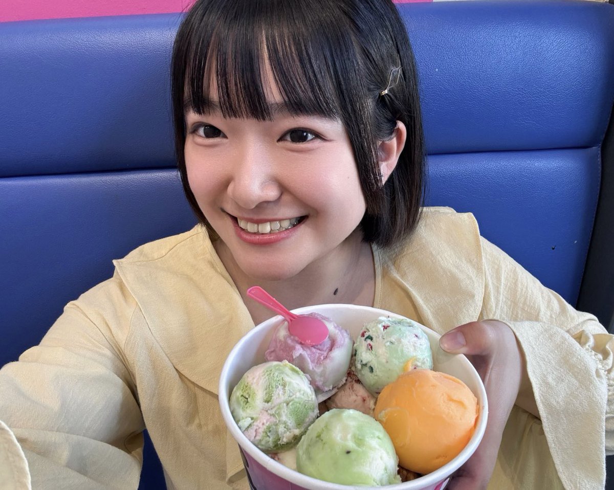 HINA_asatsuki's tweet photo. 念願だったサーティワンのよくばりフェス行ってきました〜！🍨✨️
色んな味が食べられて楽しかった(˶ˊᵕˋ˵)
私は昔からポッピングシャワーが大好きなのですが、皆さんはおすすめのフレーバーありますか？👀💛

それと、夏に向けて髪を切りましたっ！
これで暑い夏も乗り切ります☀️ https://t.co/uuBQsBzef5
